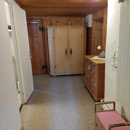 Haus La Punt, Savognin Apartment
